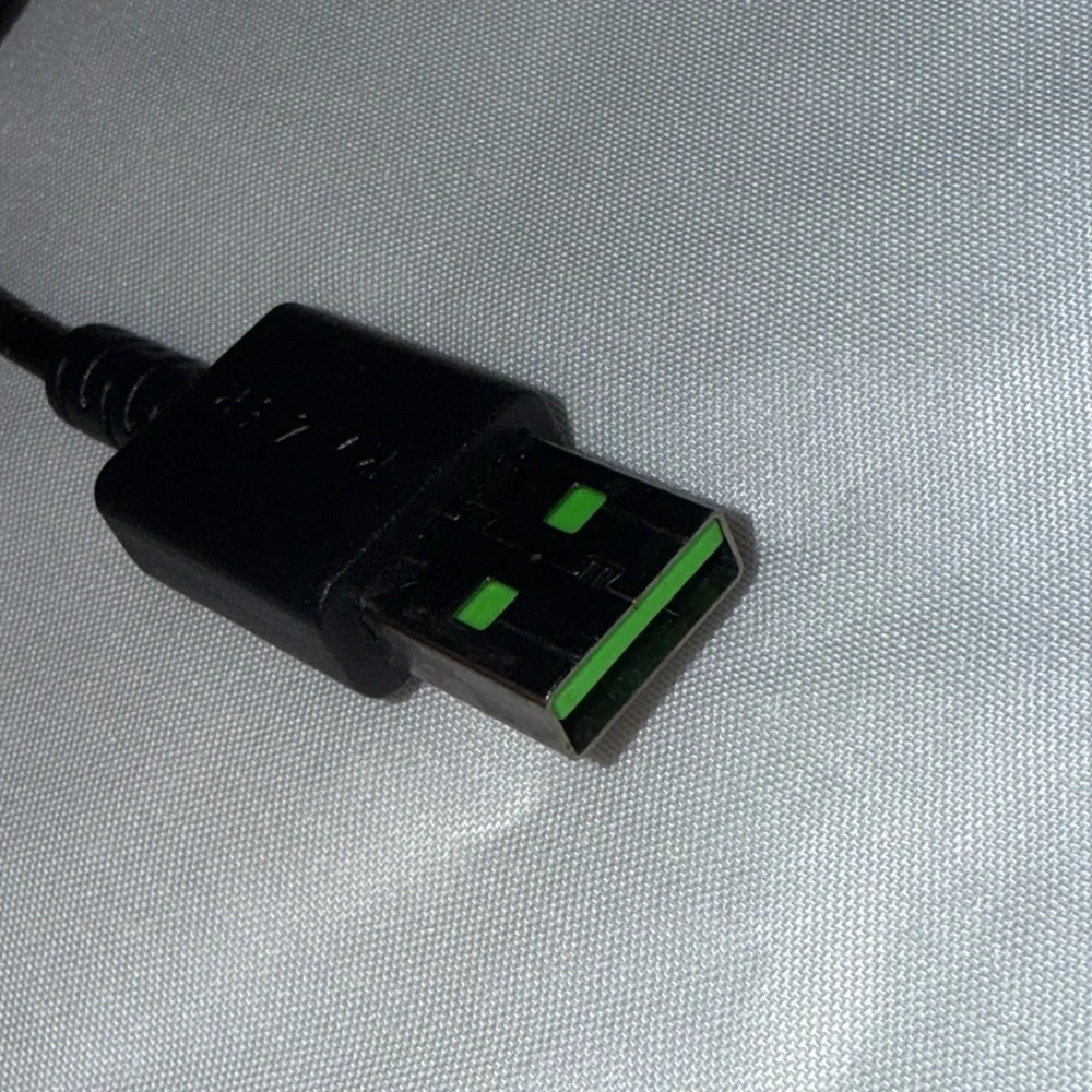 Razer Kiyo Streaming Webcam With Ring Light USB Camera 1080p Completely